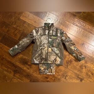 Youth camouflage pants with jacket